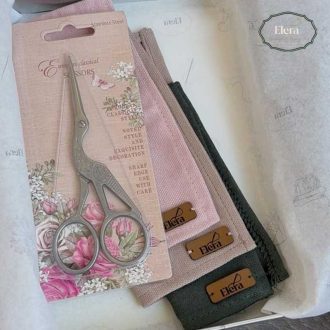 یک قیچی ظریف دوزی گلدوزی طرح فلامینگو اصیل و با کیفیت